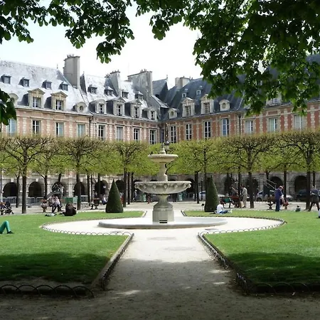 Appartement Charming Heart Of Historic Le Marais Parijs
