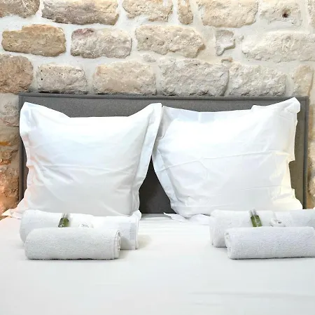 Charming Heart Of Historic Le Marais Apartment